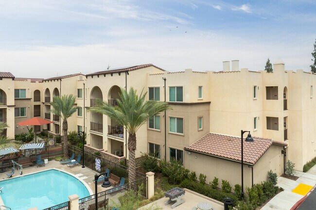 Metro View in Rialto, CA - Building Photo - Building Photo