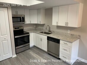 7025 3rd St N-Unit -14 in St. Petersburg, FL - Building Photo - Building Photo