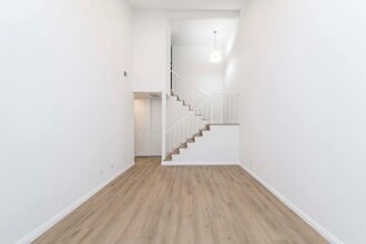 2423 Coventry Cir in Fullerton, CA - Foto de edificio - Building Photo