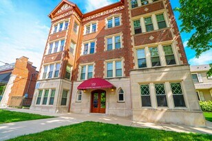 530 Hillside Ave in Glen Ellyn, IL - Building Photo