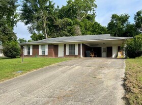 212 Signal Hill Dr in Vicksburg, MS - Building Photo