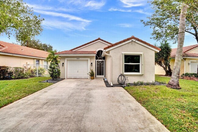 5647 Green Island Blvd in Greenacres, FL - Building Photo - Building Photo