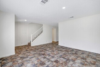 10211 Windstone Creek, Unit TRIPLEX in San Antonio, TX - Building Photo - Building Photo
