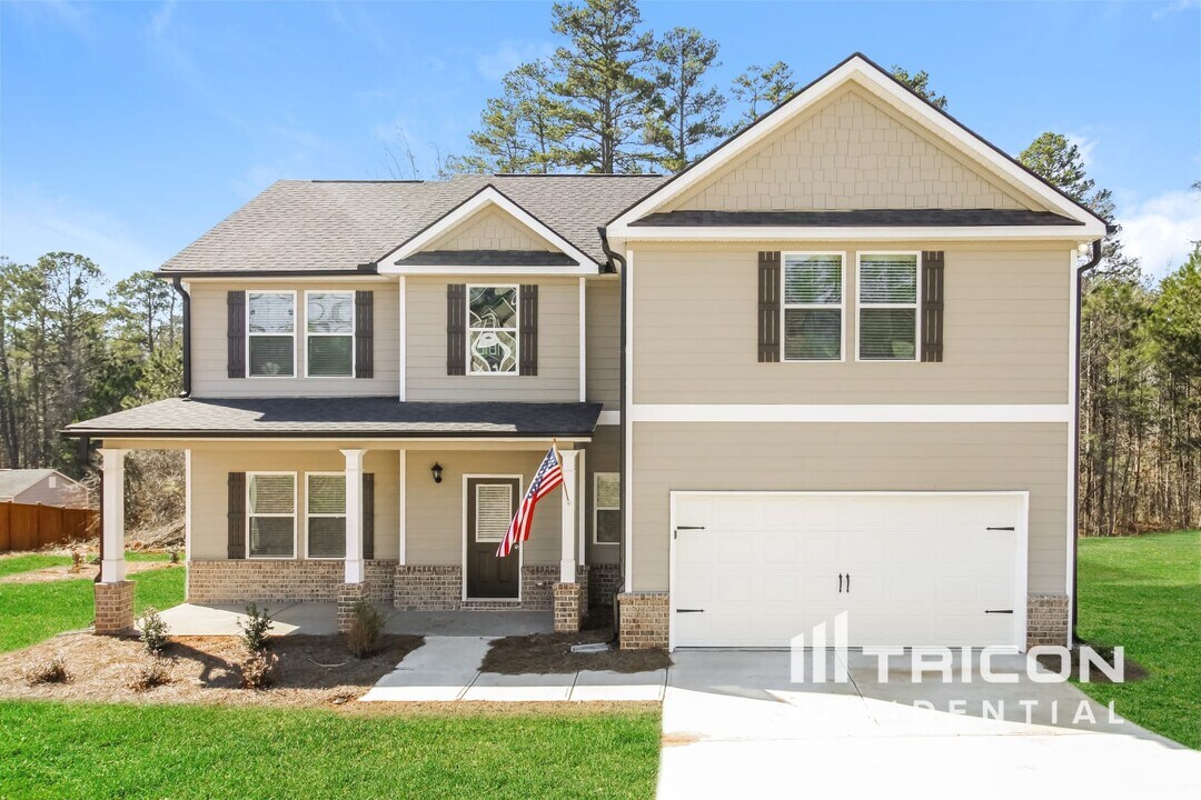 831 Bryson Lake Cir in Douglasville, GA - Building Photo