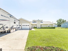 105 Vinewood Ct in Bonaire, GA - Building Photo