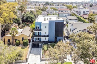 214 Westmoreland Ave in Los Angeles, CA - Building Photo