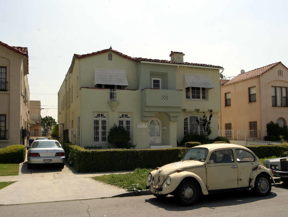 2818 S Bronson Ave in Los Angeles, CA - Building Photo