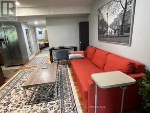 129 October Ln in Aurora, ON - Building Photo - Building Photo