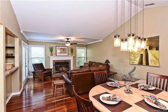 property at 3300 Selwyn Farms Ln