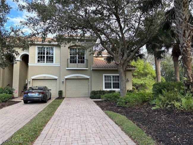 18941 Bay Woods Lake Dr in Ft. Myers, FL - Building Photo - Building Photo