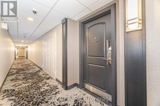 511 The West Mall in Toronto, ON - Building Photo - Building Photo