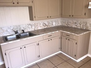 2704 Houston St in West Orange, TX - Building Photo - Building Photo