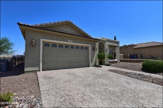 7379 Black Mesa Dr in El Paso, TX - Building Photo - Building Photo