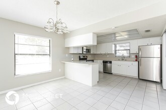 5801 Pauma Pl in Sarasota, FL - Building Photo - Building Photo