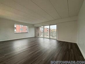 51 Hill Rd in Belmont, MA - Building Photo - Building Photo