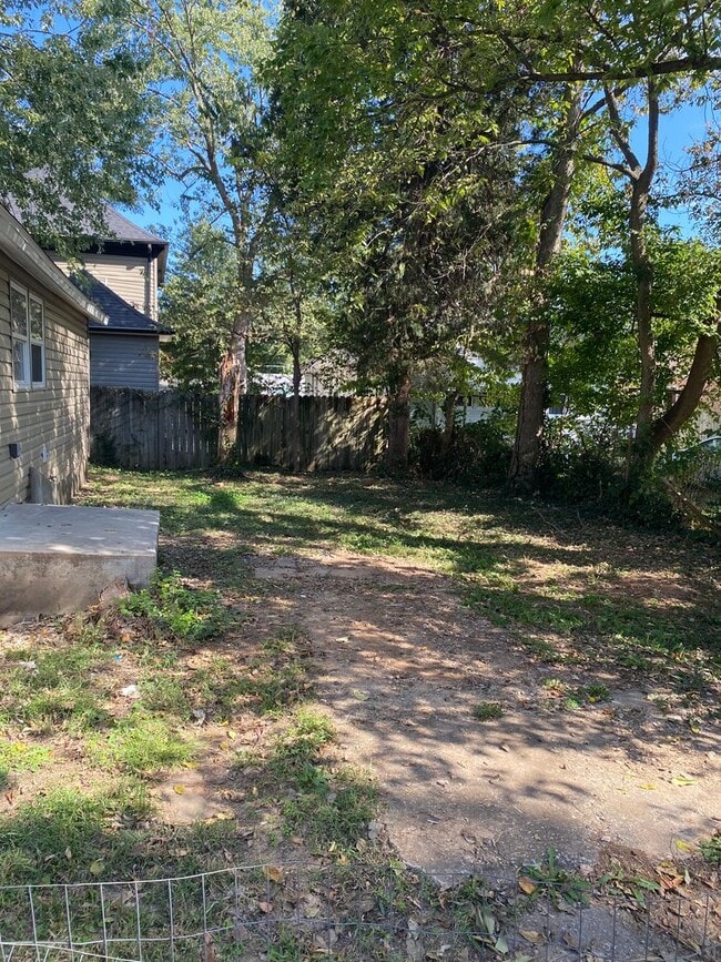 1010 W Scott St in Springfield, MO - Building Photo - Building Photo