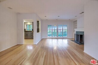 1328 Linda Rosa Ave in Los Angeles, CA - Building Photo - Building Photo