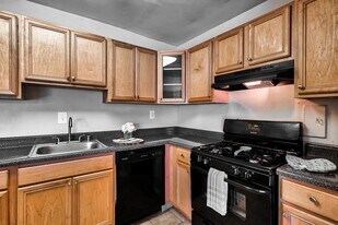 Spring Ridge Apartments in Gaithersburg, MD - Building Photo