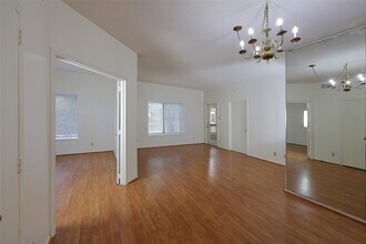 2209 S Braeswood Blvd in Houston, TX - Building Photo - Building Photo