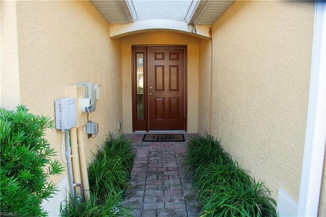 3724 Crofton Court in Ft. Myers, FL - Building Photo - Building Photo