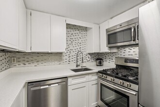 5 Bayard Rd, Unit 102 in Pittsburgh, PA - Foto de edificio - Building Photo