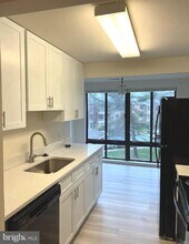 18001 Chalet Dr in Germantown, MD - Building Photo - Building Photo