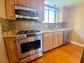 20 Stearns Rd, Unit 54 in Brookline, MA - Building Photo - Building Photo