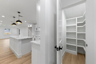 5610 Chapman St in Houston, TX - Foto de edificio - Building Photo