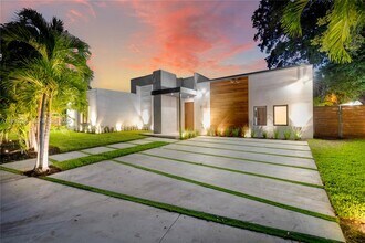 2110 NE 197th Terrace in North Miami Beach, FL - Building Photo - Building Photo