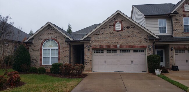 315 St Nicholas Trail in Gibsonville, NC - Foto de edificio - Building Photo