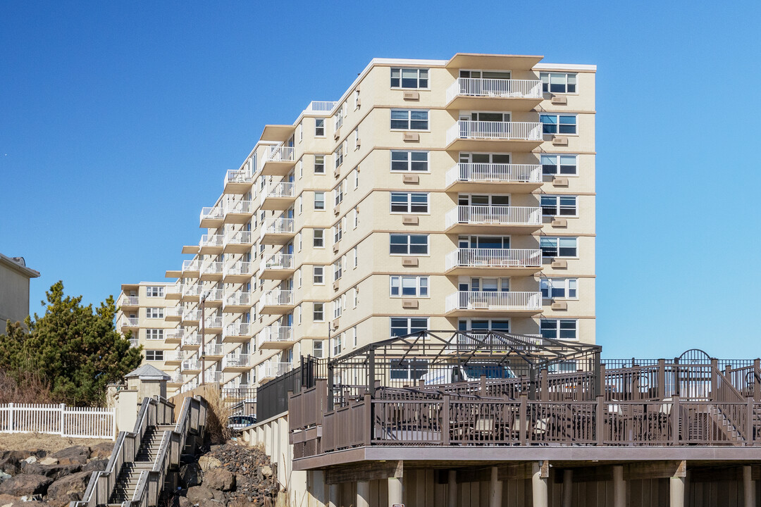 Harbor Mansion Condominiums in Long Branch, NJ - Building Photo