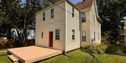 1812 Madison St, Unit #2 in Madison, WI - Foto de edificio - Building Photo