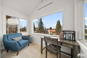 324 E Manor Ave in Anchorage, AK - Building Photo - Building Photo