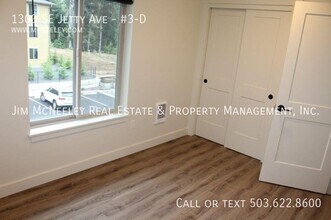 1303 SE Jetty Ave in Warrenton, OR - Building Photo - Building Photo