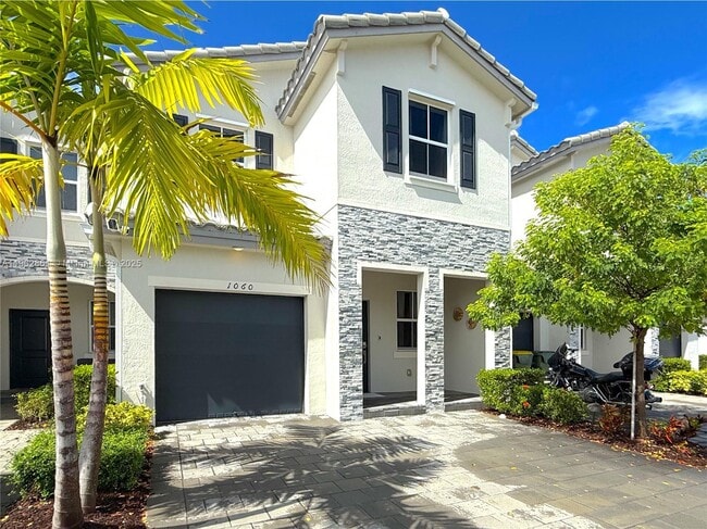 1060 SE 26th Ter in Homestead, FL - Building Photo - Building Photo