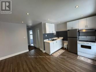 38 Waterbury Dr in Toronto, ON - Building Photo - Building Photo