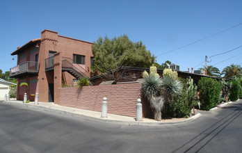 521-529 N Forgeus Ave in Tucson, AZ - Building Photo - Building Photo