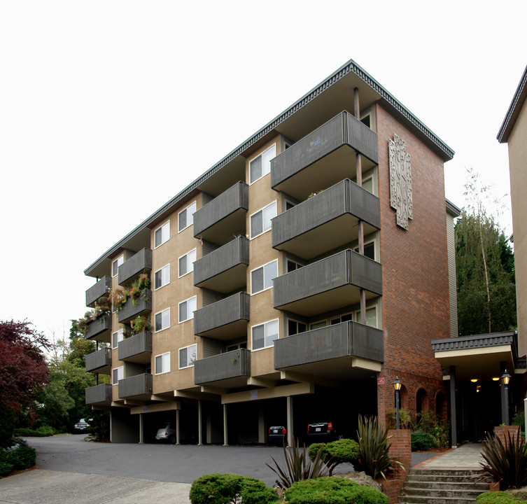 Casa Ladaro in Seattle, WA - Building Photo