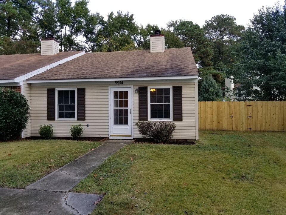 3914 Roebling Ln in Virginia Beach, VA - Building Photo