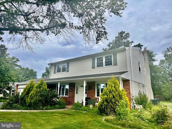 property at 19 Gelder Dr