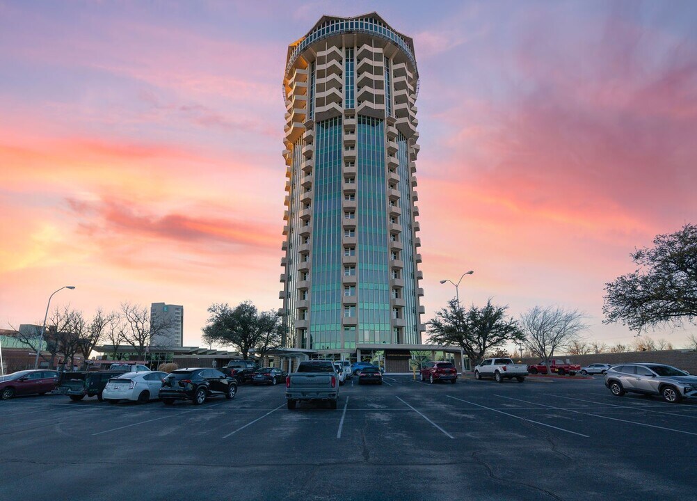 5900 Mosteller Dr in Oklahoma City, OK - Building Photo