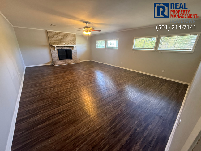53 Westmont Cir in Little Rock, AR - Foto de edificio - Building Photo