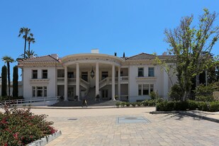100 S Orange Grove Blvd in Pasadena, CA - Building Photo