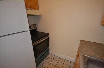 208 Kelton St, Unit #4 in Boston, MA - Building Photo - Building Photo