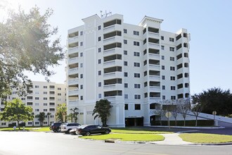 Jacaranda Terrace in Venice, FL - Foto de edificio - Building Photo