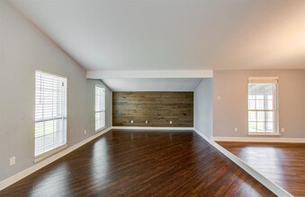 5507 Windsor Forest Dr in Houston, TX - Building Photo - Building Photo