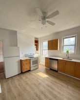 58 Aspinwall Ave, Unit 1 in Brookline, MA - Building Photo