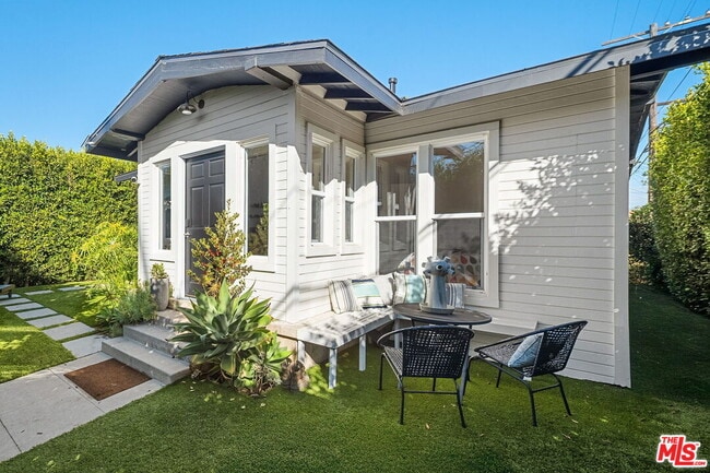 2012 Linden Ave in Los Angeles, CA - Building Photo - Building Photo