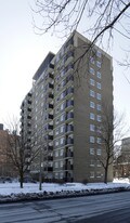 Corporation d’habitation Jeanne-Mance in Montréal, QC - Building Photo