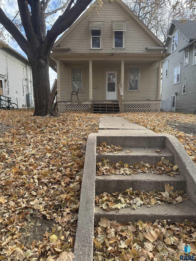 714 S 1st Ave in Sioux Falls, SD - Building Photo - Building Photo
